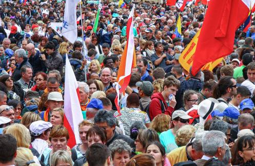 People in the square 5