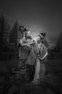 TARI TOPENG-OKb