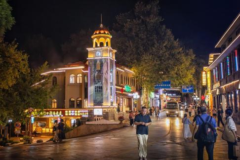 Night view of Lo Shan