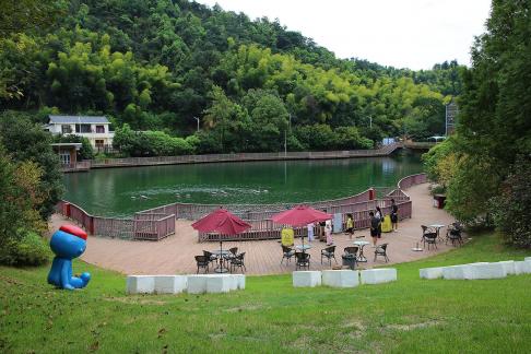 A corner of the amusement park 1