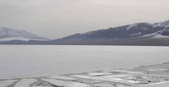 Snowy Lake scenery 37