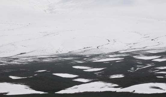 Celestial snow without dust 22