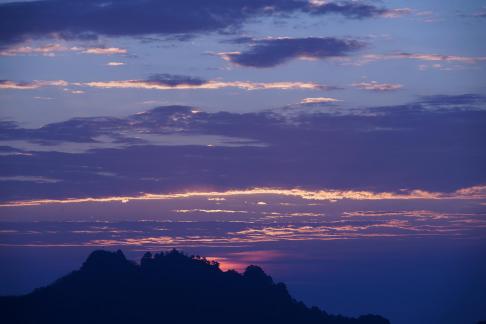 Between Yunshan Mountains 25