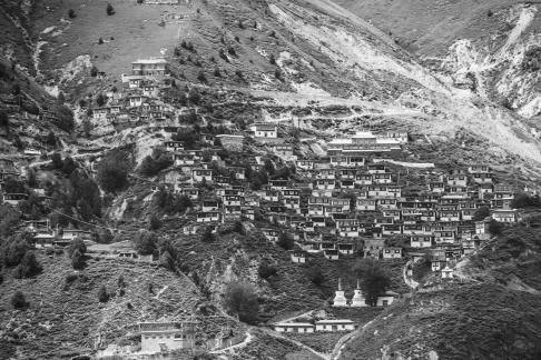 Mountain Dwelling Scene 26