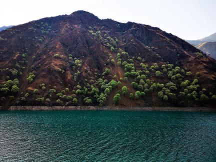 Mountains and waters intertwine 21