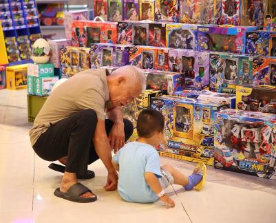 Strolling around the mall 26