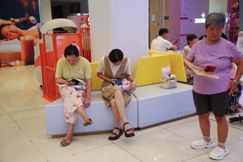 Strolling around the mall 27