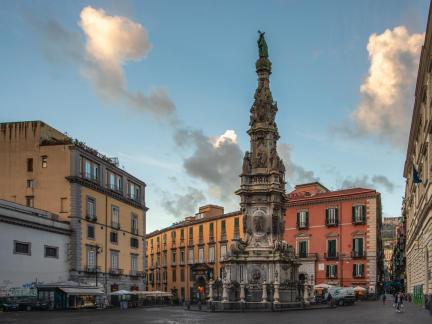 PIAZZA DEL GESU NUOVO