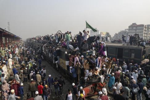 Toji train station in Dhaka 17