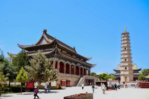 Wuwei Mengjiuluo Temple