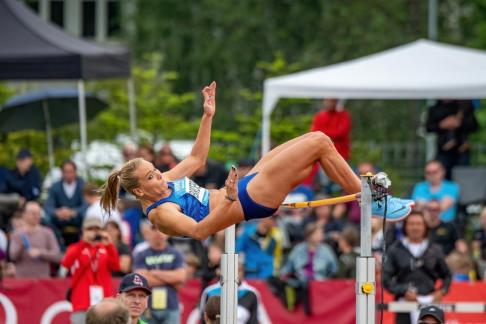 high jump 4244