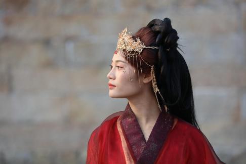 Beauty in ancient costume 2