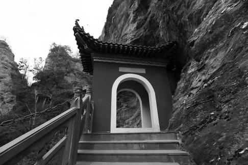 The gate of the mountain road 2