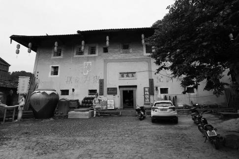 Earth house wooden building 7