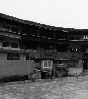 Round house and deep courtyard 2