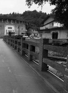 Round house and deep courtyard 5