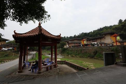 Round house and deep courtyard 10