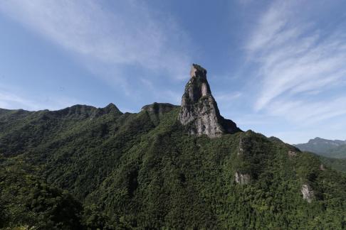 Beautiful mountains and rivers 19