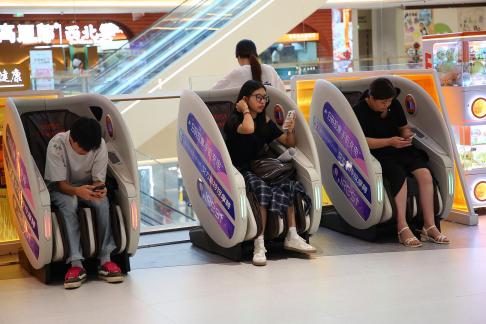 Shopping mall massage