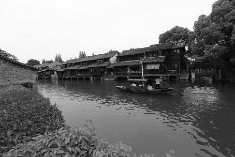 Singing on the green waves 25