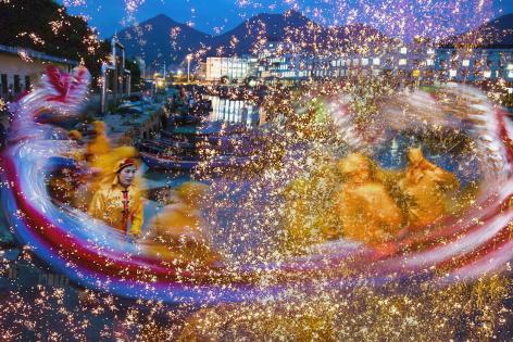 Phoenix dance and dragon fly