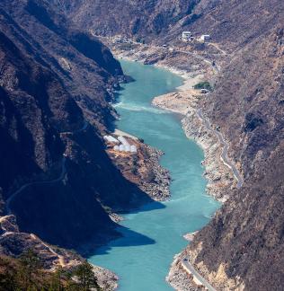 Scale of Mountains and Rivers 35