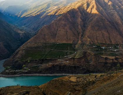 Mountains and waters intertwine 27