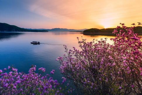 Morning Dawn at Songhua Lake