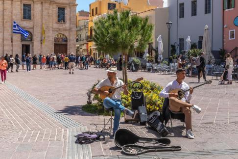 STREET MUSICIANS IN CHANIA