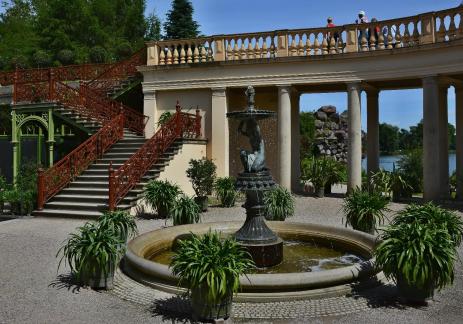 Muschelbrunnen Schwerin Castle