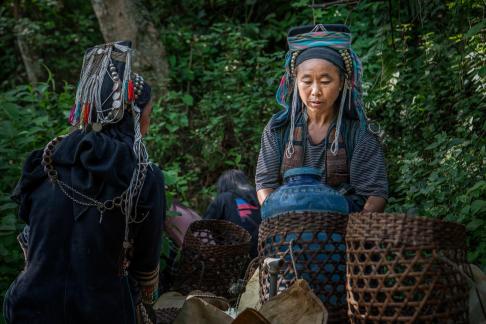 Laotian Women14