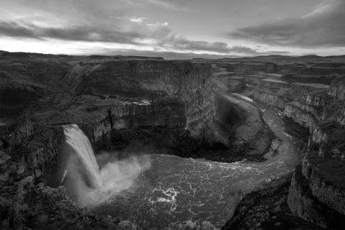 A spectacular waterfall1