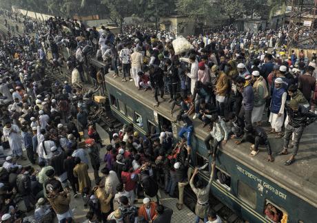 Toji train station in Dhaka 16