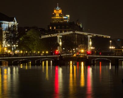 Magere Brug at night