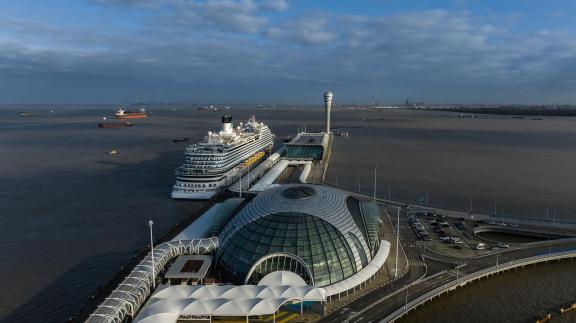 Cruise ship docks at the dock