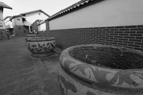 Stone jar 3