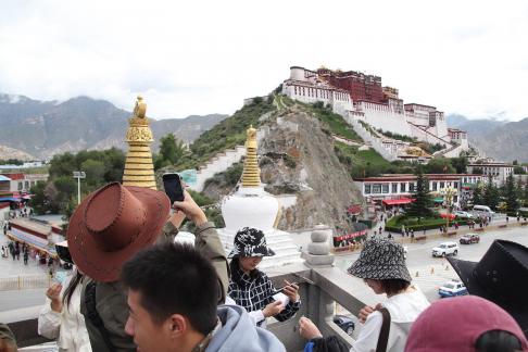 Take a photo in Xizang 18