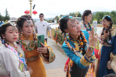 Take a photo in Xizang 13