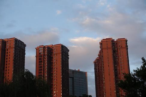 Red Wall Green Willow 2