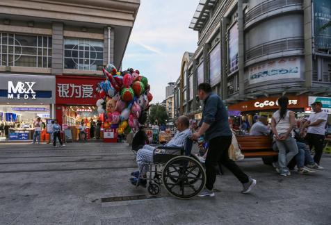 Floating light in the marketplace16
