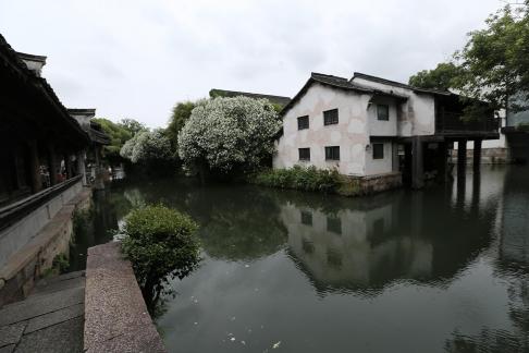 Time steps slowly 21