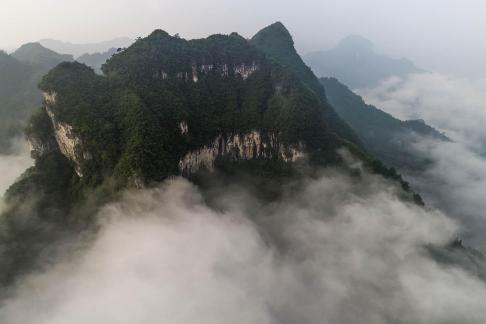 Between Yunshan Mountains 15