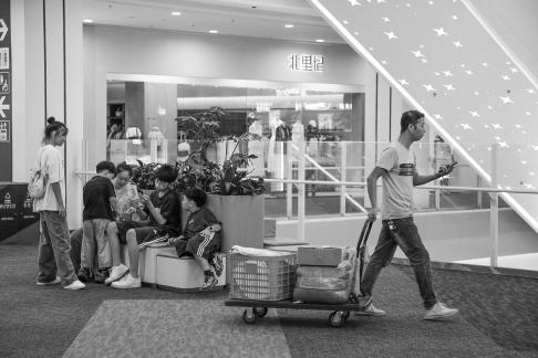 Shopping malls in big cities 30
