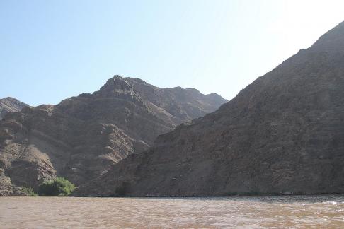 Turbid water and dangerous rocks 13