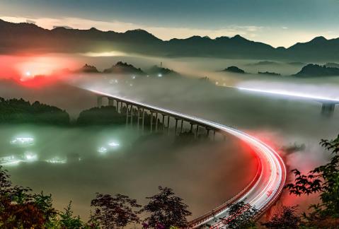 Night of Zhoujiashan Bridge